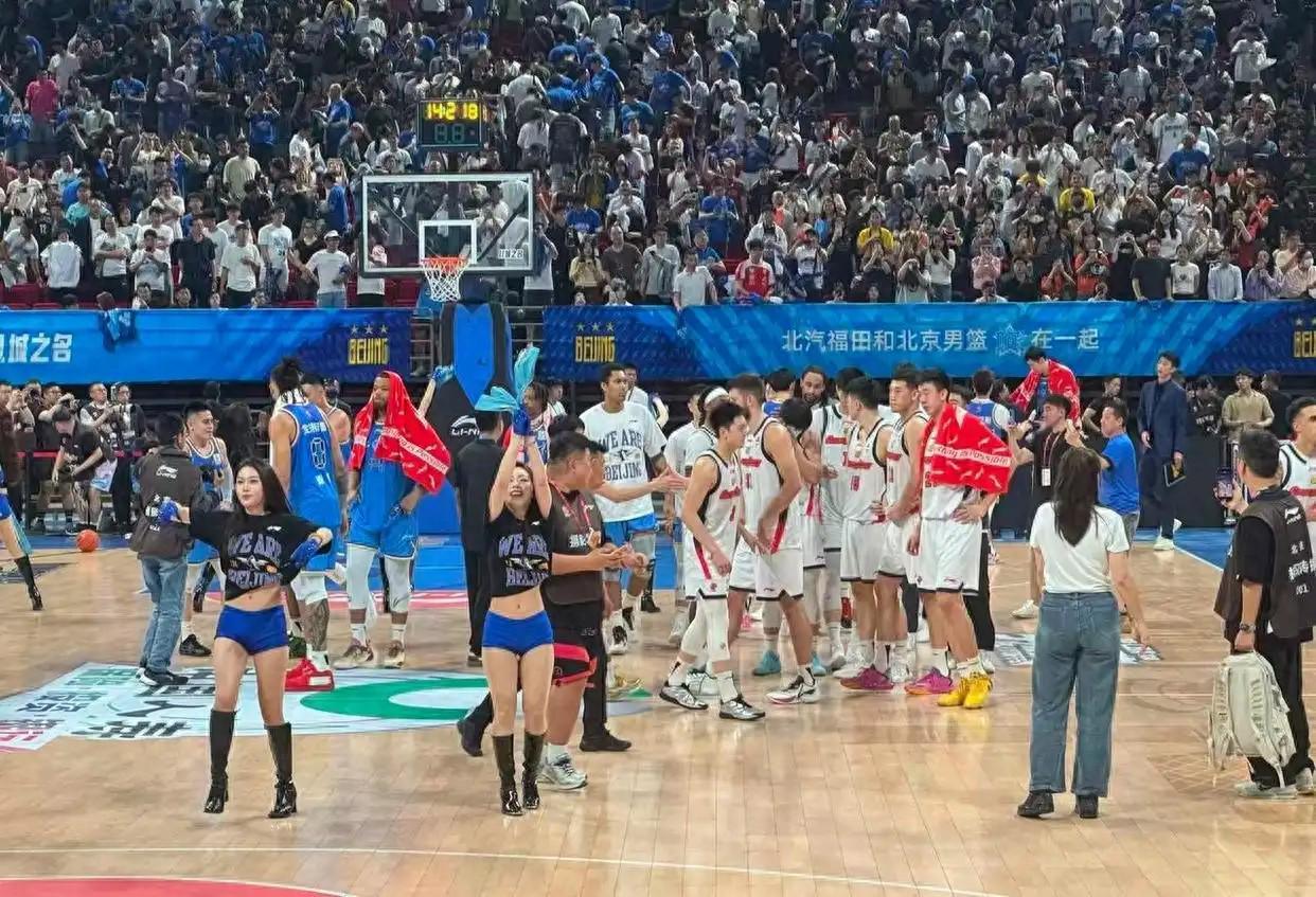 乐鱼体育下载-两年无缘4强杜锋会不会下课？杜指导深夜发声，朱芳雨有言在先